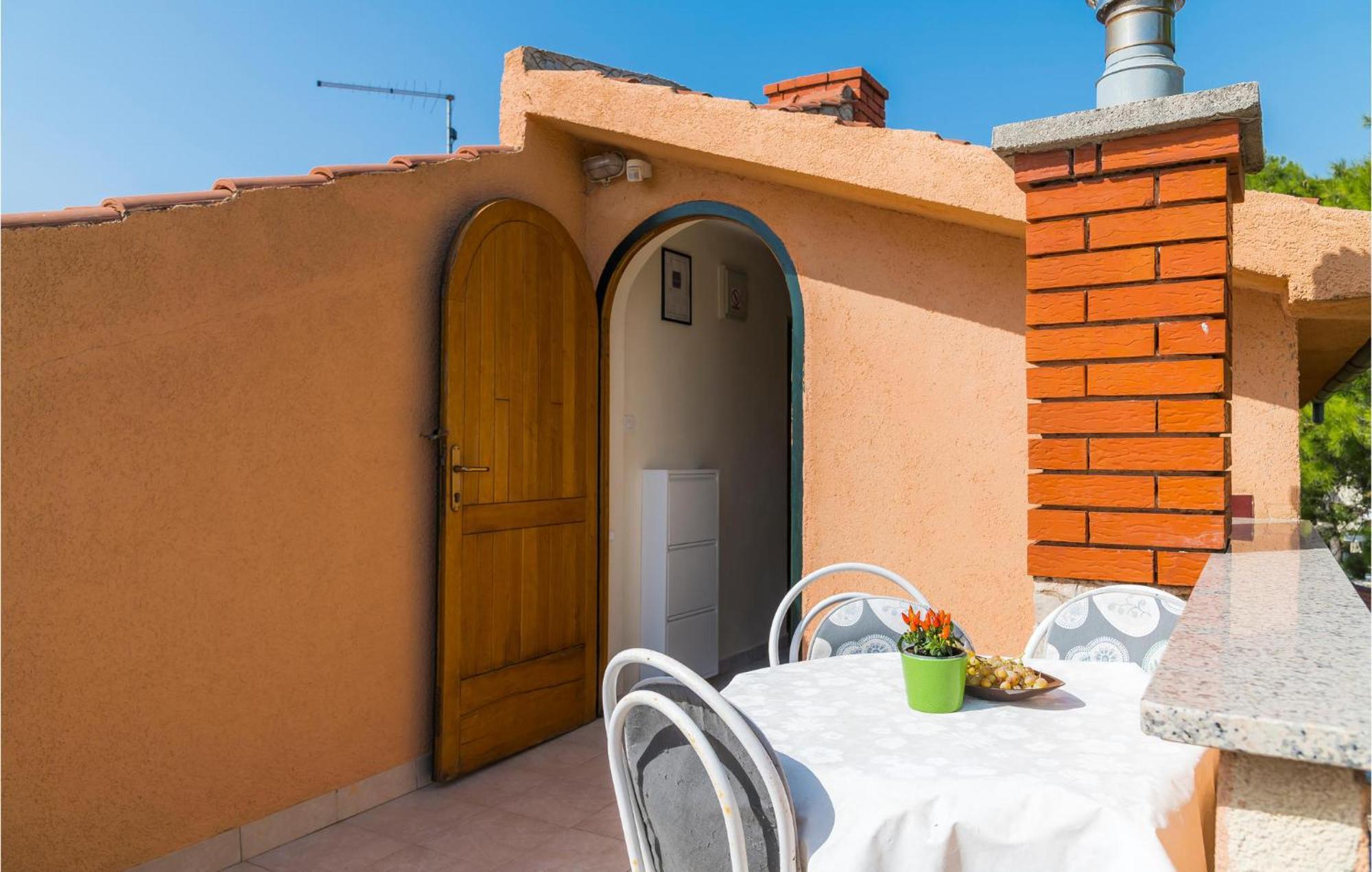Awesome Apartment In Jadrija With Wifi Exterior photo